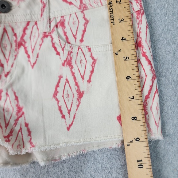 Mudd Diamond AOP Print Shorts Juniors Size 29x2 White/Pink Raw Edge - Picture 12 of 16